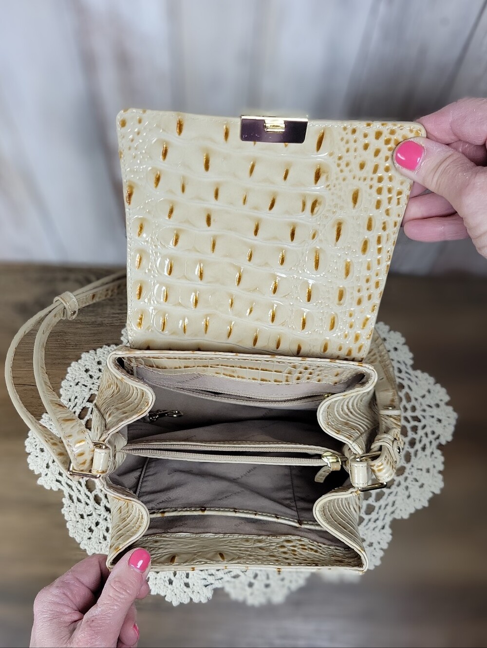 Brahmin Crossbody + Credit Card Wallet - Picture 4 of 5